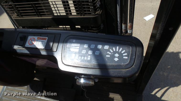 image for item DX9363 Raymond 440-C35 forklift