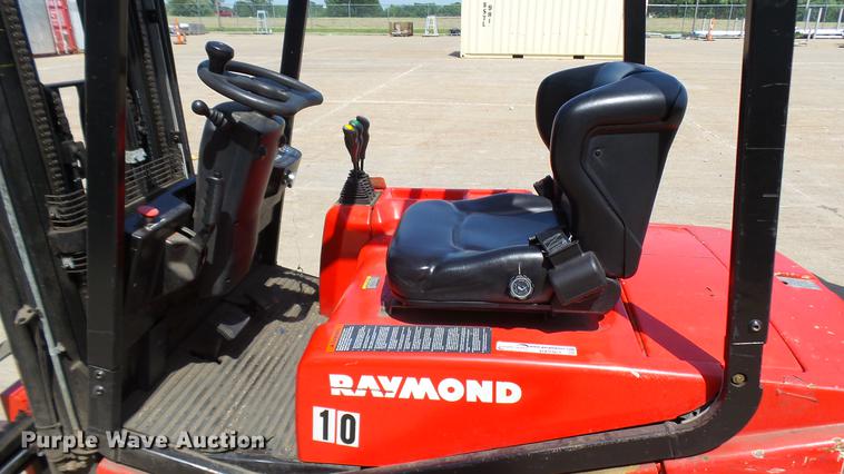 image for item DX9363 Raymond 440-C35 forklift