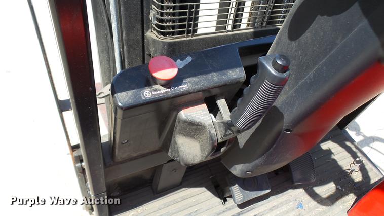 image for item DX9363 Raymond 440-C35 forklift