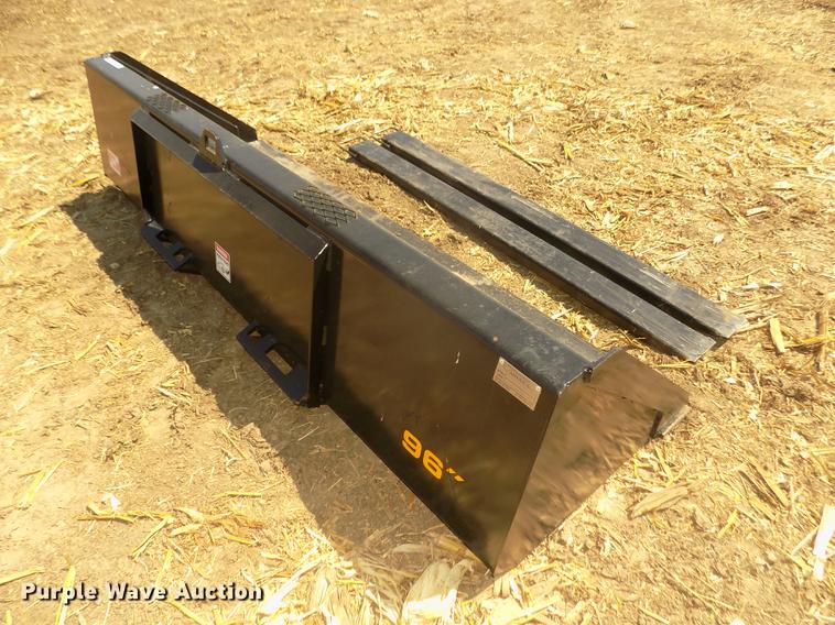 2018 Easy man skid steer bucket and fork extensions in Pender, NE Item DZ9504 sold Purple Wave