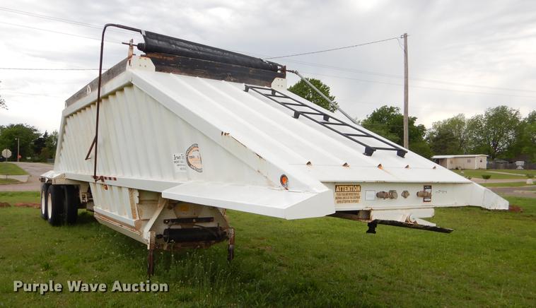 image for item EI9153 2009 CTS BDT-40 bottom dump trailer