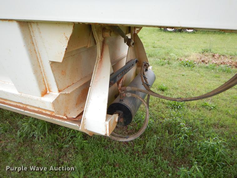 image for item EI9153 2009 CTS BDT-40 bottom dump trailer