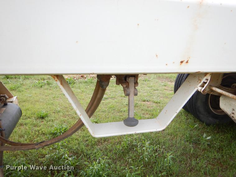 image for item EI9153 2009 CTS BDT-40 bottom dump trailer