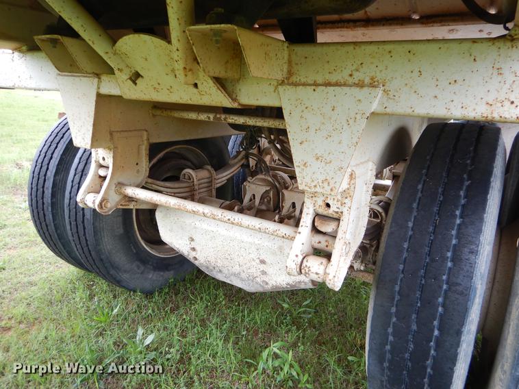 image for item EI9153 2009 CTS BDT-40 bottom dump trailer