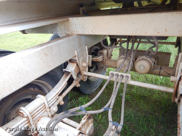 image for item EI9153 2009 CTS BDT-40 bottom dump trailer