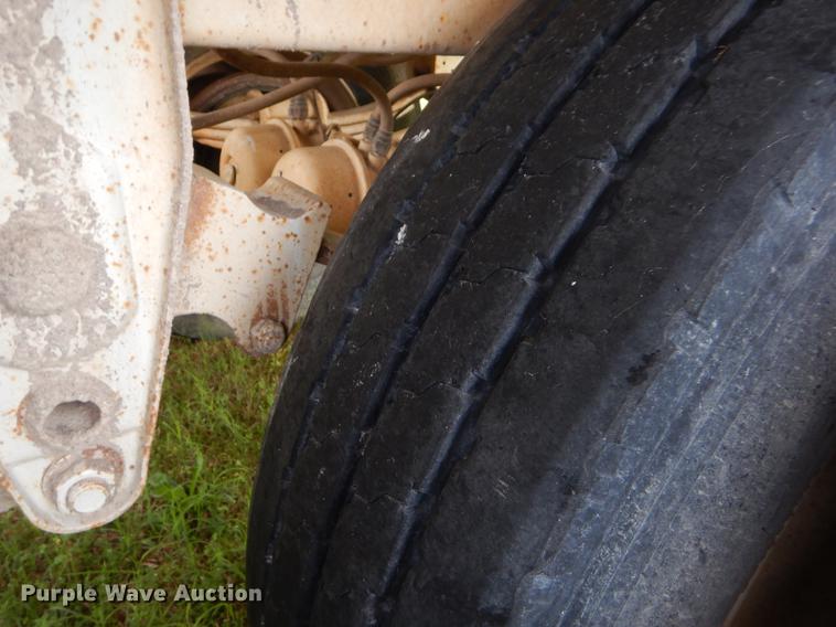 image for item EI9153 2009 CTS BDT-40 bottom dump trailer