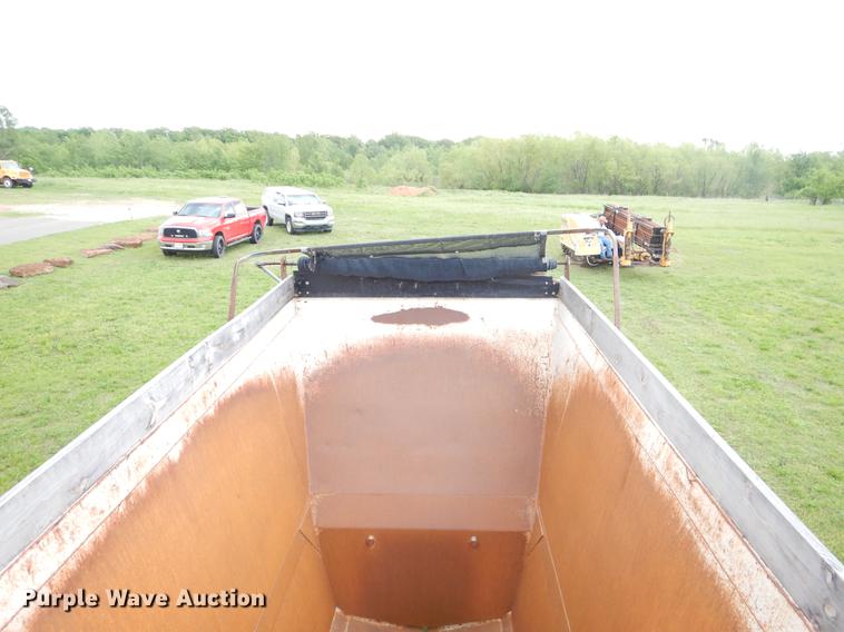 image for item EI9153 2009 CTS BDT-40 bottom dump trailer