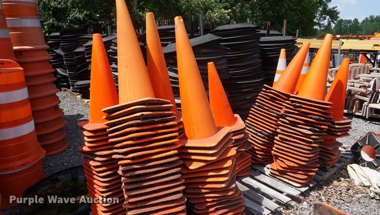 image for item EJ9477 Highway safety barrels with tire rings