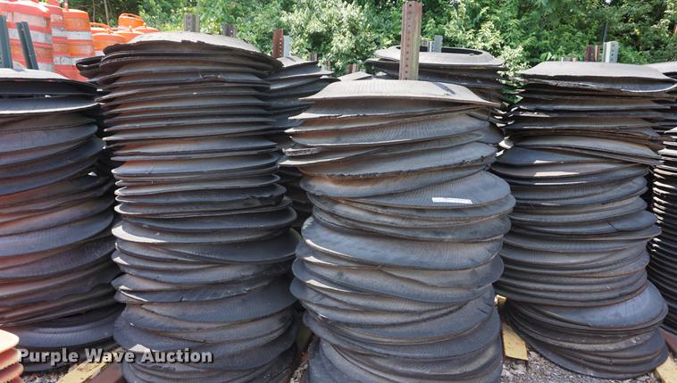 image for item EJ9477 Highway safety barrels with tire rings