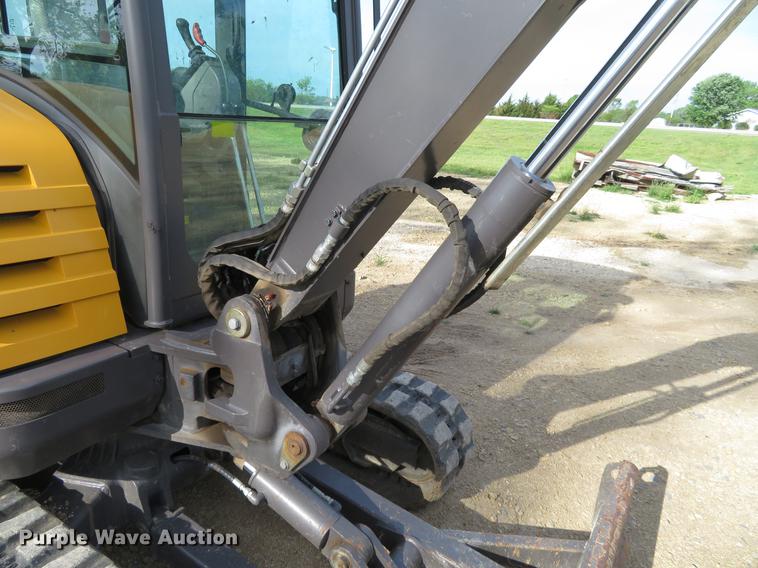image for item EJ9589 2014 Volvo EC35C mini excavator