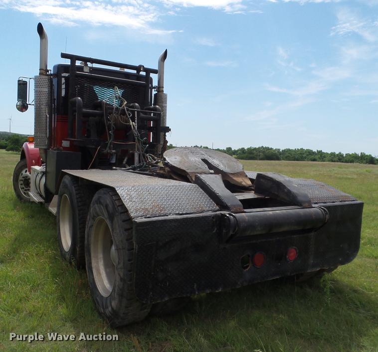 image for item EN9571 2007 Kenworth T800 semi truck