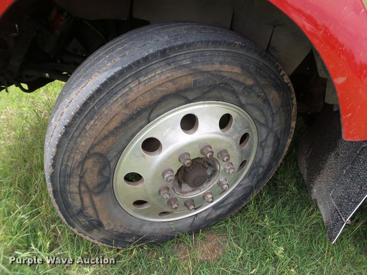 image for item EN9571 2007 Kenworth T800 semi truck