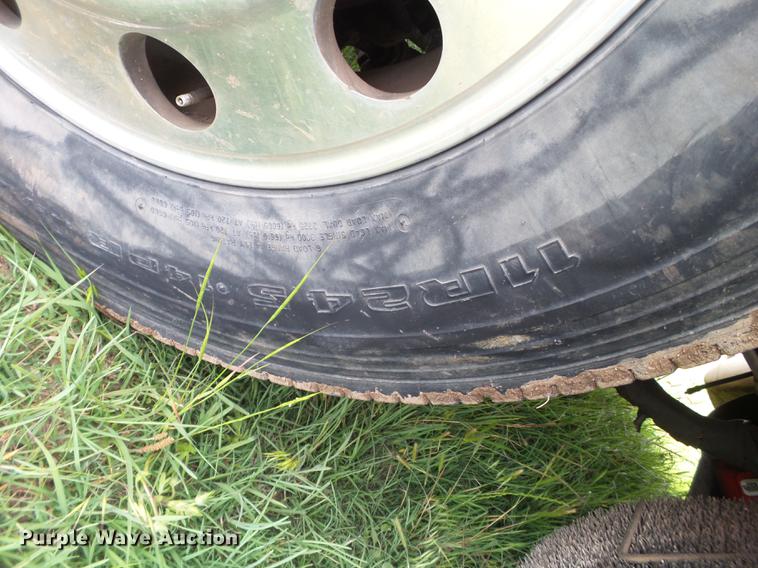 image for item EN9571 2007 Kenworth T800 semi truck