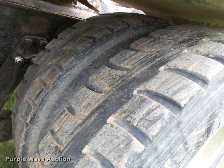 image for item EN9571 2007 Kenworth T800 semi truck