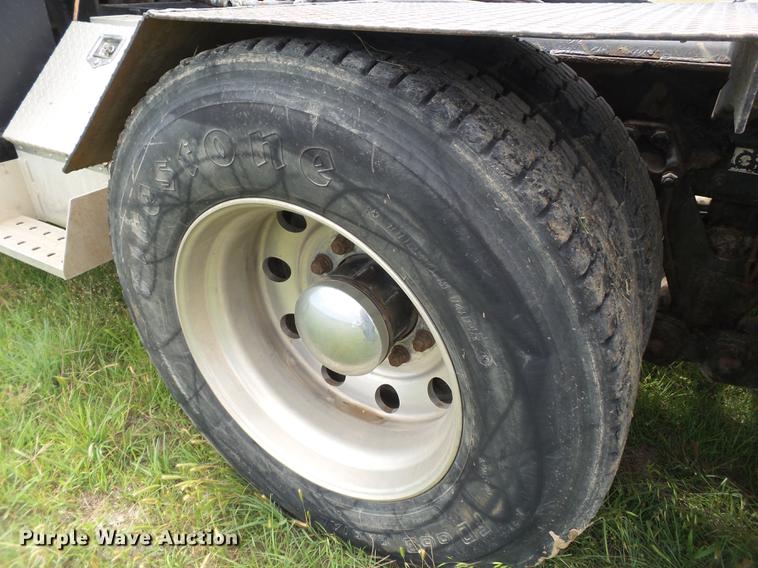 image for item EN9571 2007 Kenworth T800 semi truck