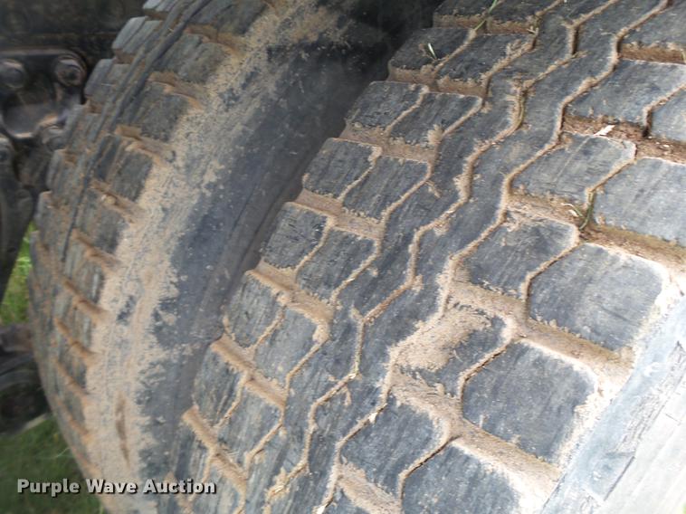 image for item EN9571 2007 Kenworth T800 semi truck