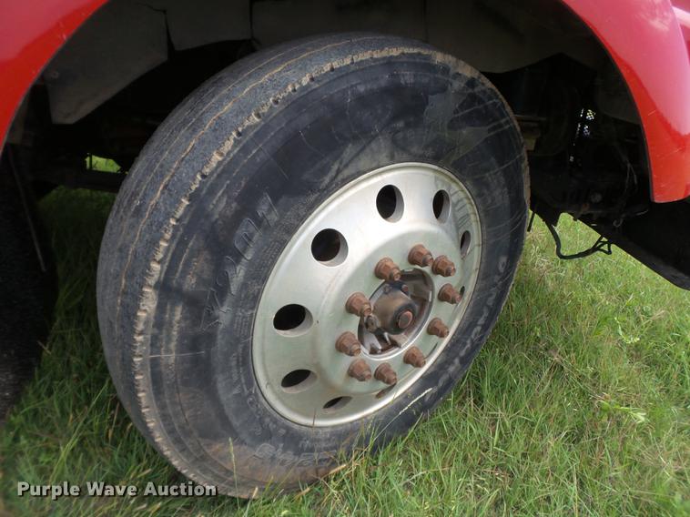 image for item EN9571 2007 Kenworth T800 semi truck