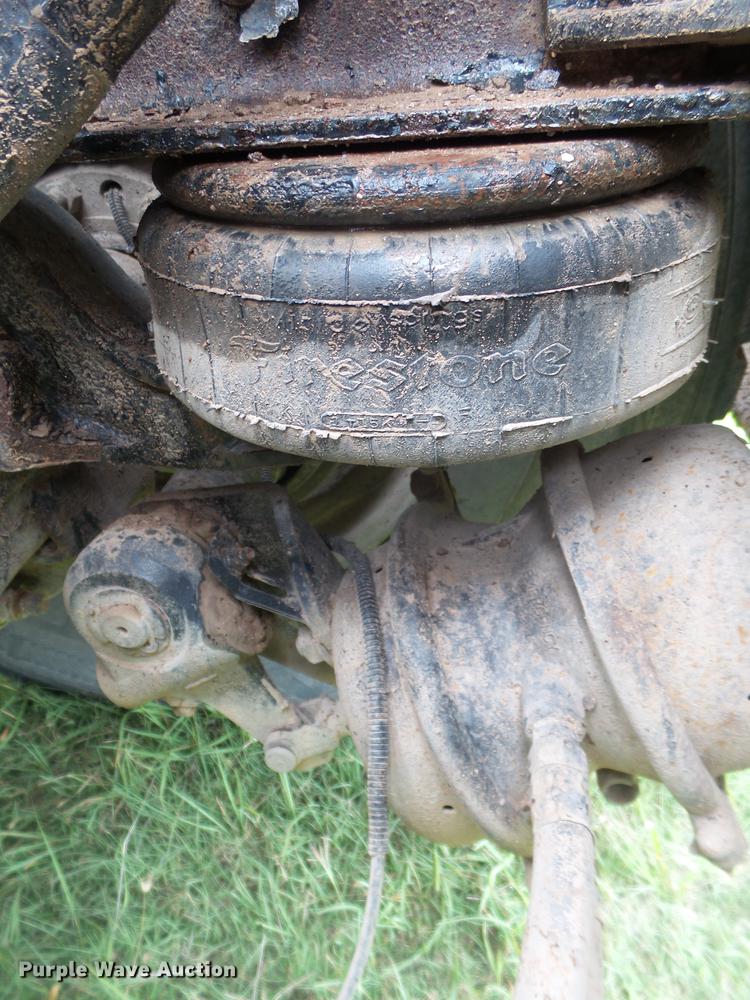 image for item EN9571 2007 Kenworth T800 semi truck