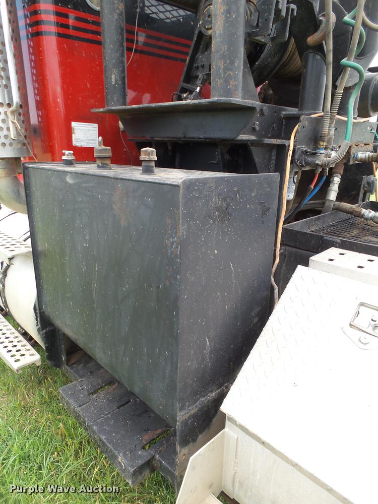 image for item EN9571 2007 Kenworth T800 semi truck