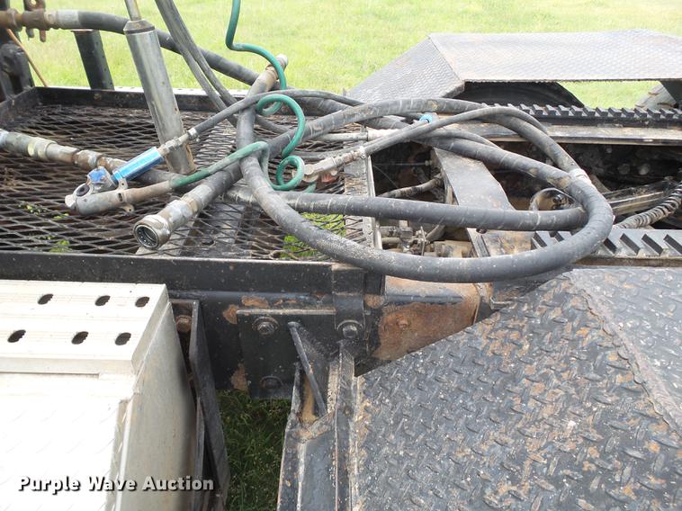 image for item EN9571 2007 Kenworth T800 semi truck