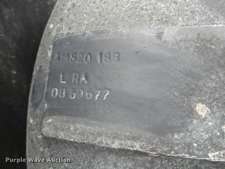 image for item EN9571 2007 Kenworth T800 semi truck