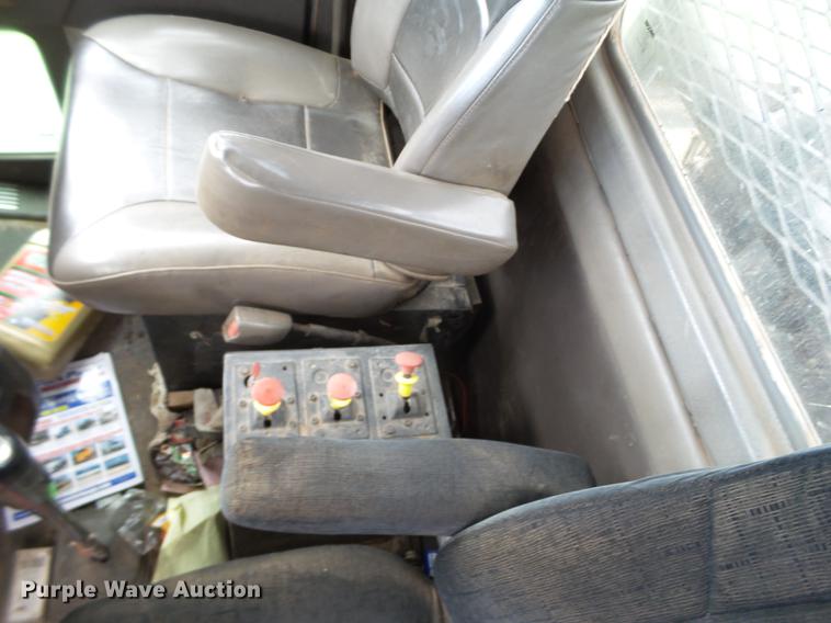 image for item EN9571 2007 Kenworth T800 semi truck