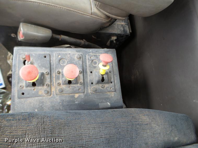 image for item EN9571 2007 Kenworth T800 semi truck