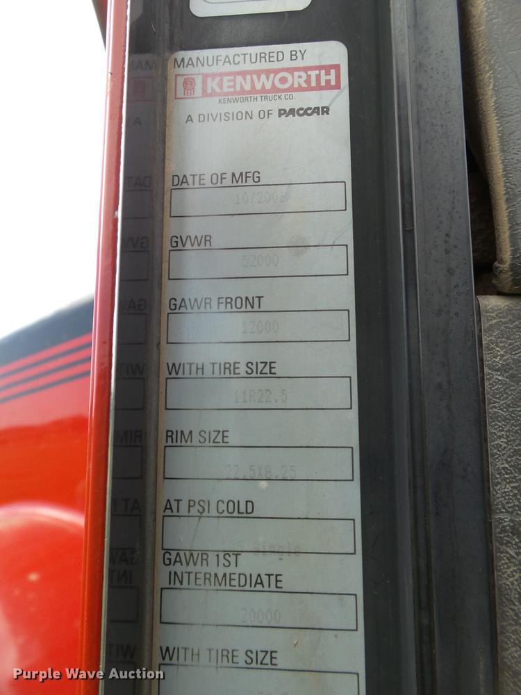 image for item EN9571 2007 Kenworth T800 semi truck