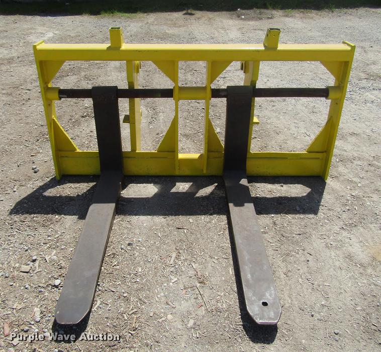 image for item EO9012 Quick attach pallet forks