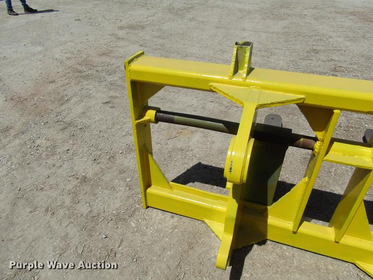 image for item EO9012 Quick attach pallet forks