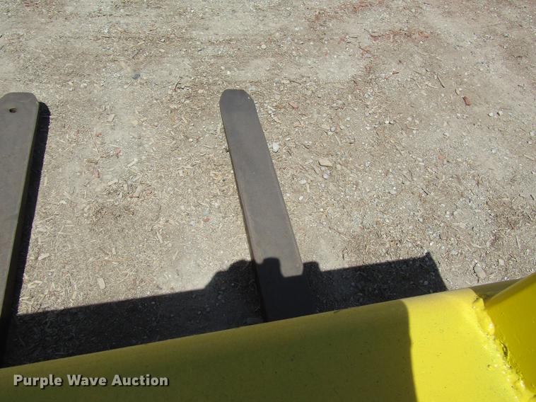 image for item EO9012 Quick attach pallet forks
