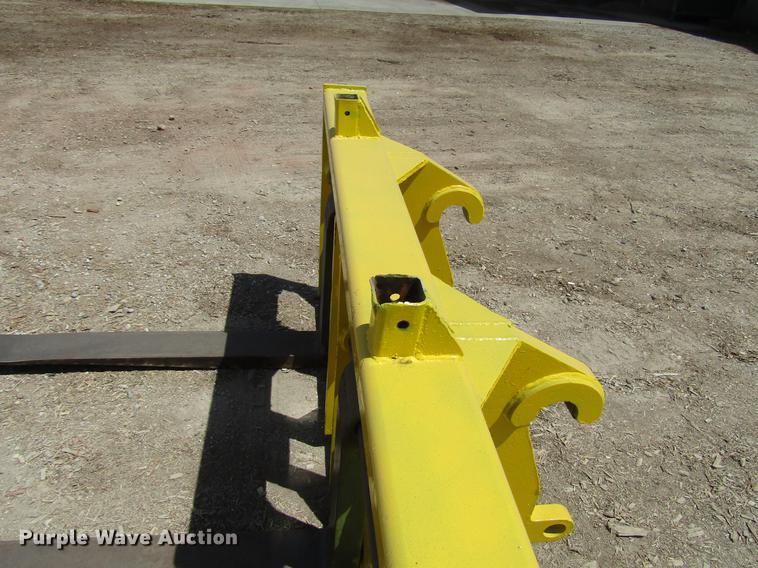 image for item EO9012 Quick attach pallet forks