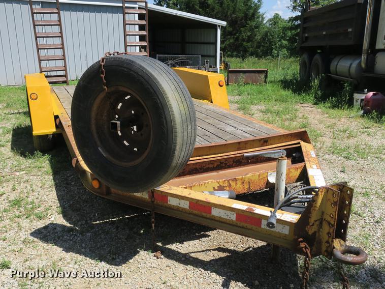 image for item EO9306 2003 Towmaster Contrail utility trailer