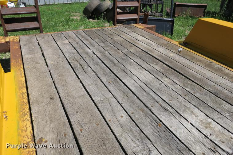 image for item EO9306 2003 Towmaster Contrail utility trailer