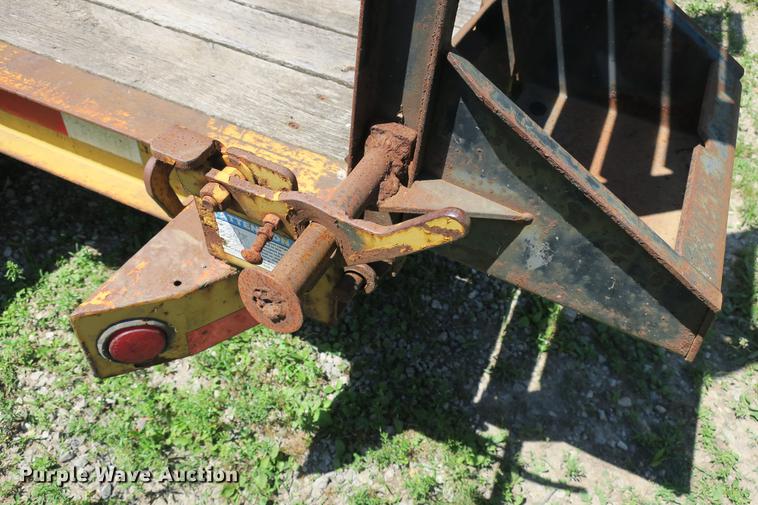 image for item EO9306 2003 Towmaster Contrail utility trailer