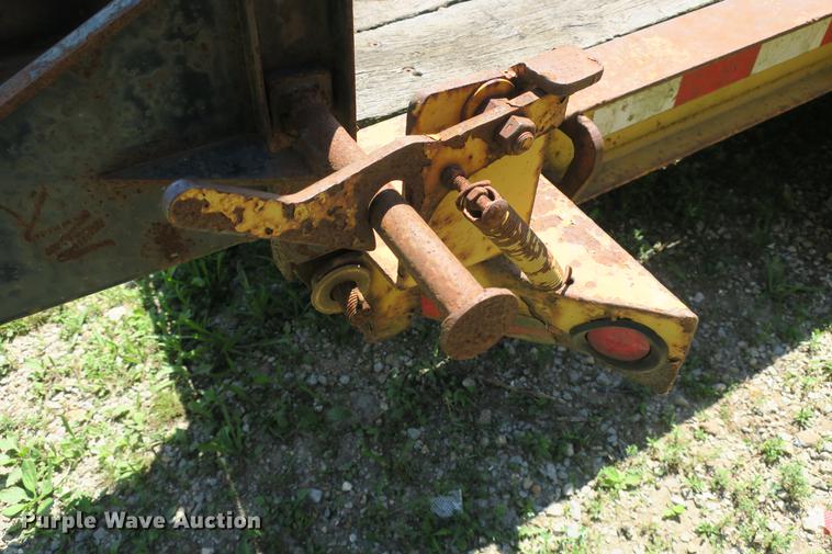 image for item EO9306 2003 Towmaster Contrail utility trailer