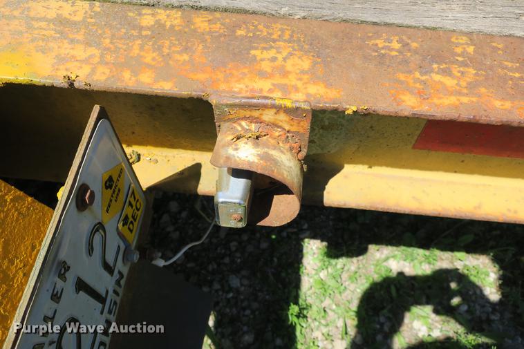 image for item EO9306 2003 Towmaster Contrail utility trailer