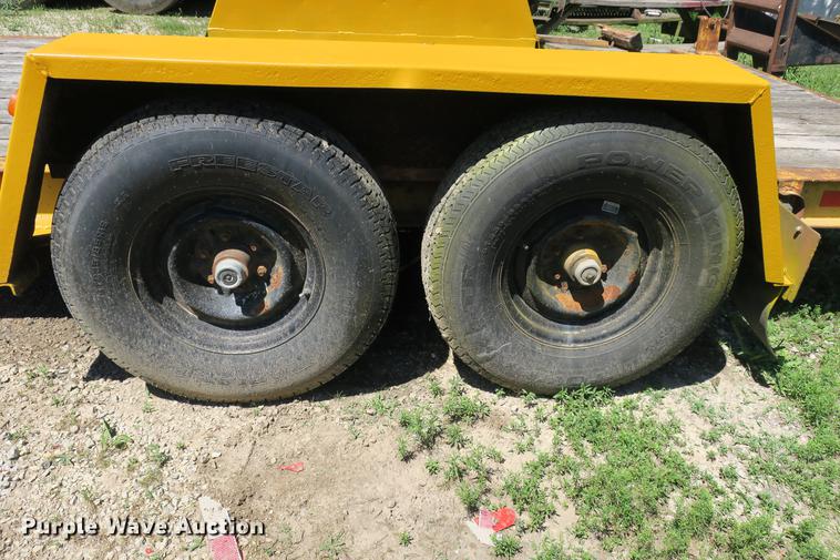 image for item EO9306 2003 Towmaster Contrail utility trailer