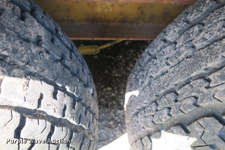 image for item EO9306 2003 Towmaster Contrail utility trailer