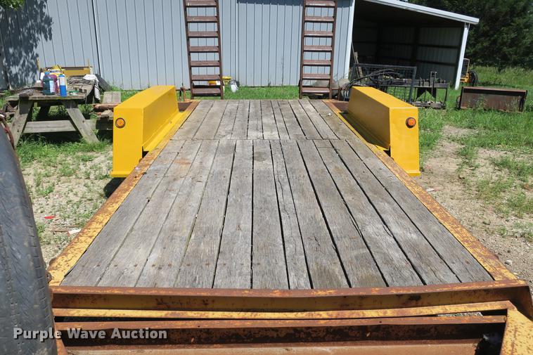 image for item EO9306 2003 Towmaster Contrail utility trailer