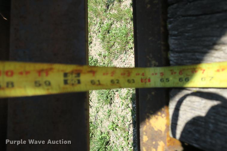 image for item EO9306 2003 Towmaster Contrail utility trailer