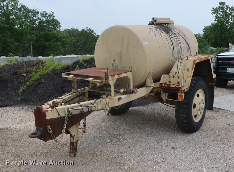 image for item EP9380 Insulated oil tank trailer