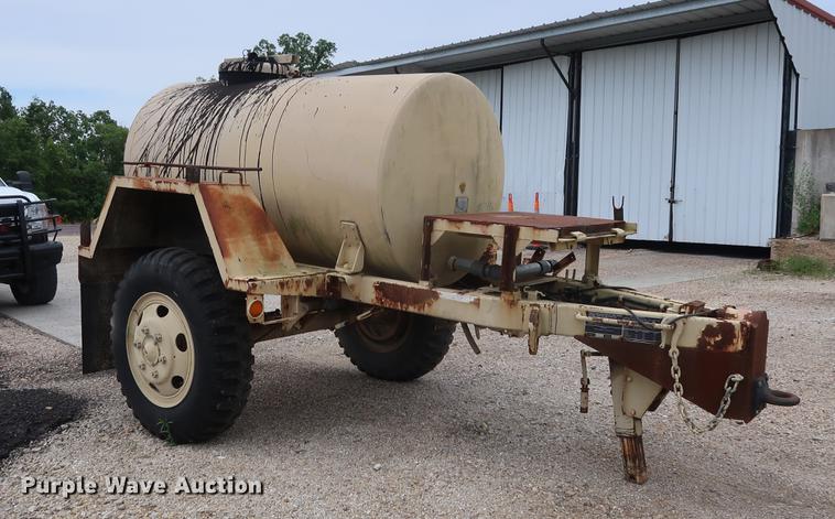 image for item EP9380 Insulated oil tank trailer