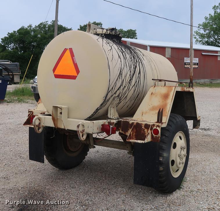 image for item EP9380 Insulated oil tank trailer