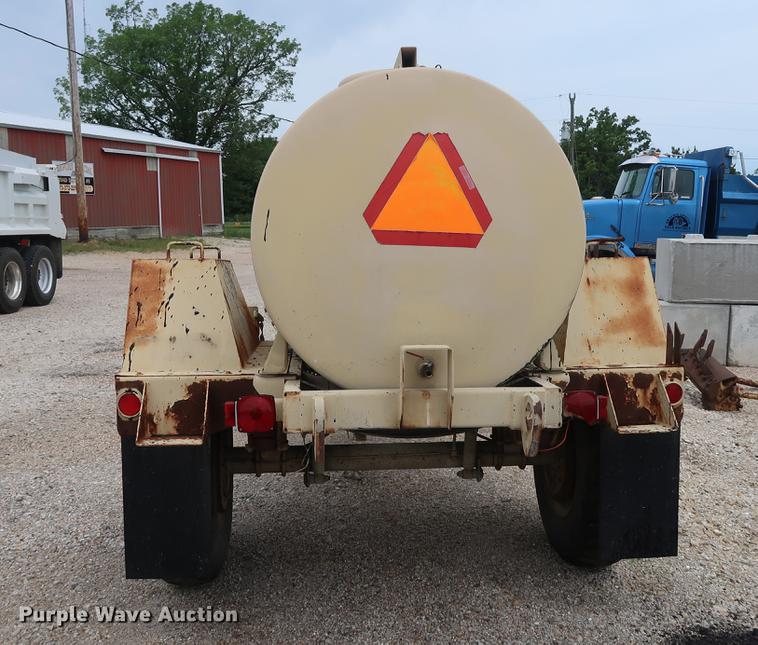 image for item EP9380 Insulated oil tank trailer