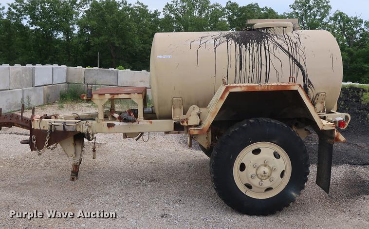 image for item EP9380 Insulated oil tank trailer