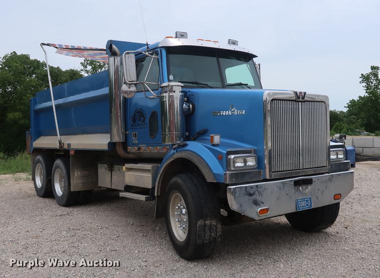 image for item EP9382 2003 Western Star 4900FA dump truck