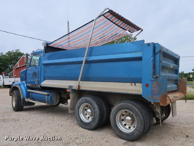 image for item EP9382 2003 Western Star 4900FA dump truck