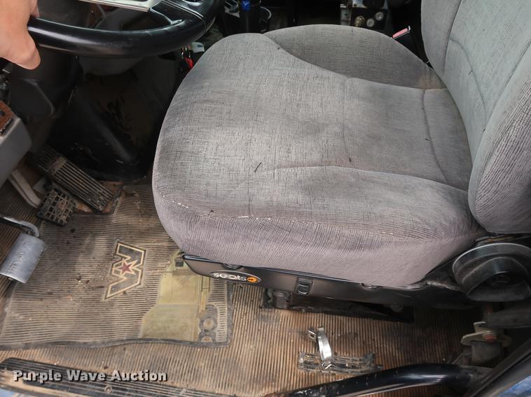 image for item EP9382 2003 Western Star 4900FA dump truck