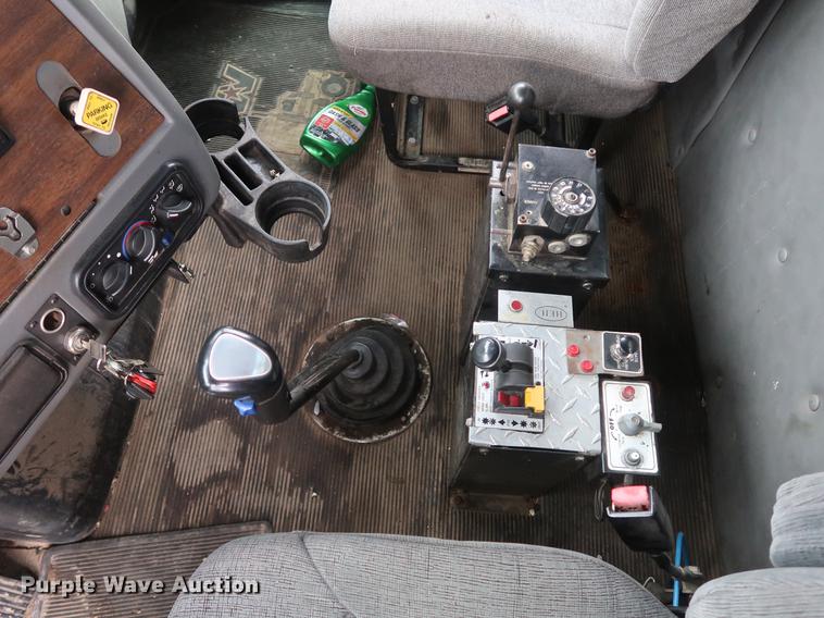 image for item EP9382 2003 Western Star 4900FA dump truck